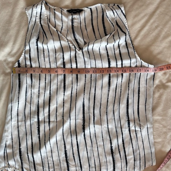 Banana Republic Navy and White Striped Tank Top Size M - Picture 5 of 7